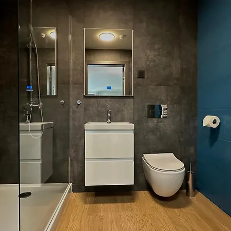 Aqua Konukevi *
